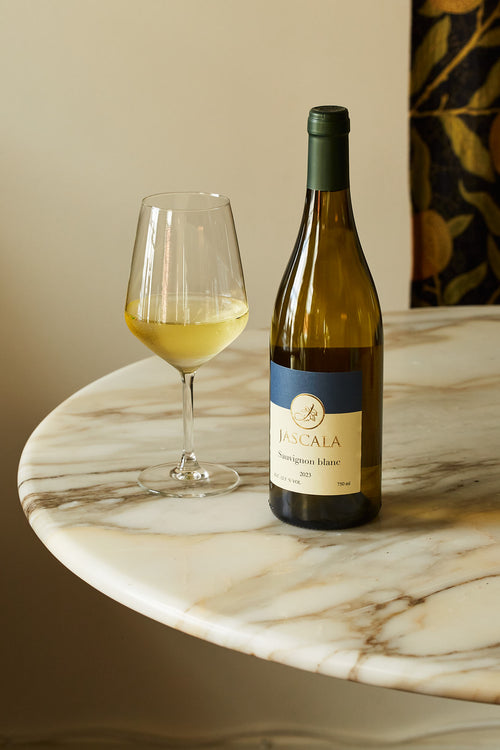 Jascala Winery Sauvignon Blanc Galilee Highlands 2024 bottle and glass